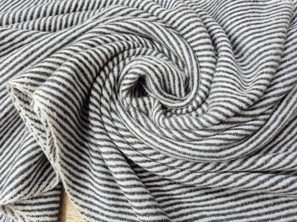 Kaschmir-Schal | Rauchgrau & Perlweiß | flauschig und weich | 66×202 cm